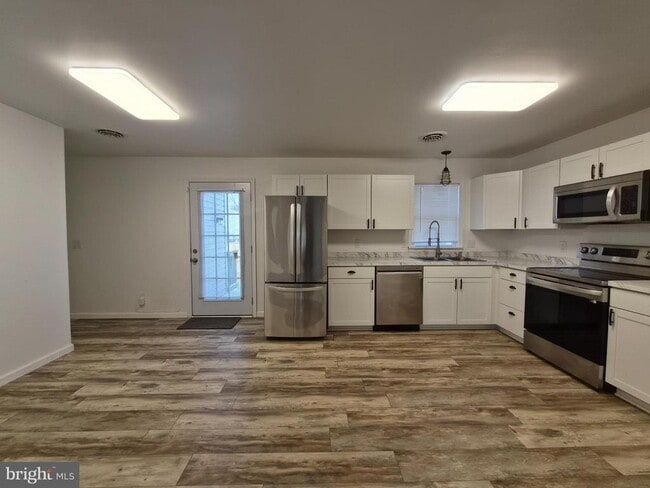 Building Photo - 149 Winfred Dr