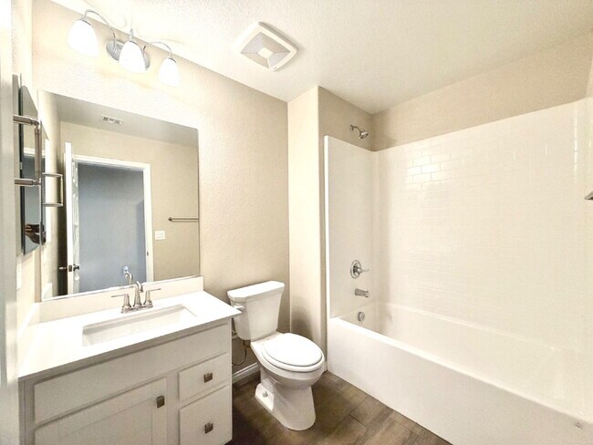 Building Photo - HIVE FALL MOVE-IN SPECIAL: NEWER 2024 BUILD | GATED COMMUNITY | SOLAR INCLUDED