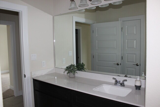 Building Photo - 108 White Dunes Dr
