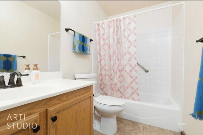 Building Photo - 459 Mesa Blvd