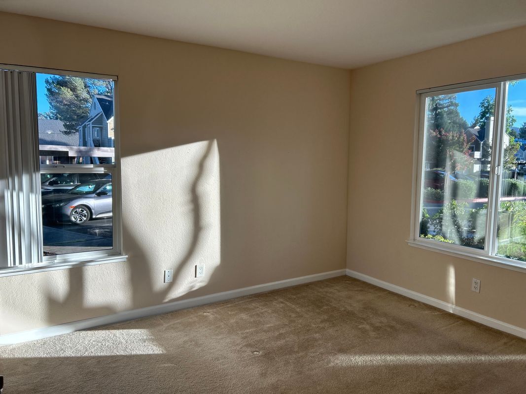 Building Photo - 150 Reflections Dr