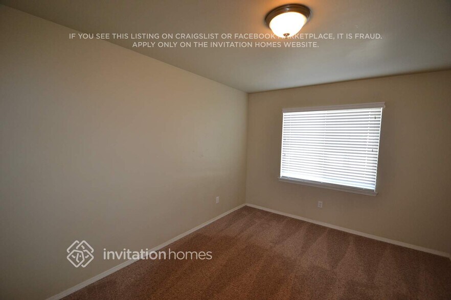 Building Photo - 1511 Riddell Ave NE