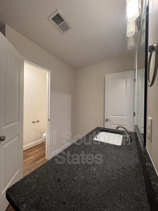 Building Photo - 6 Solis Ct