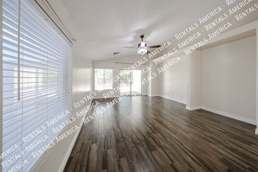 Building Photo - 15428 W Mauna Loa Ln
