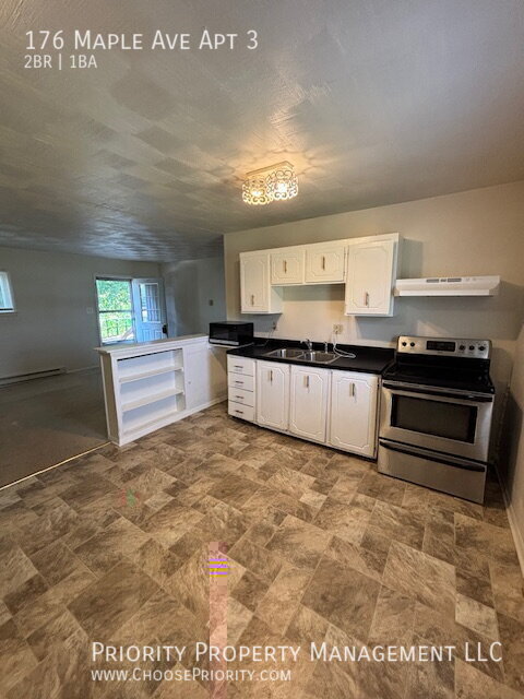 Building Photo - 176 Maple Ave