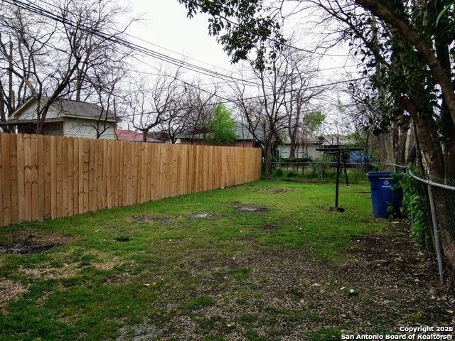 Building Photo - 1026 Edison Dr