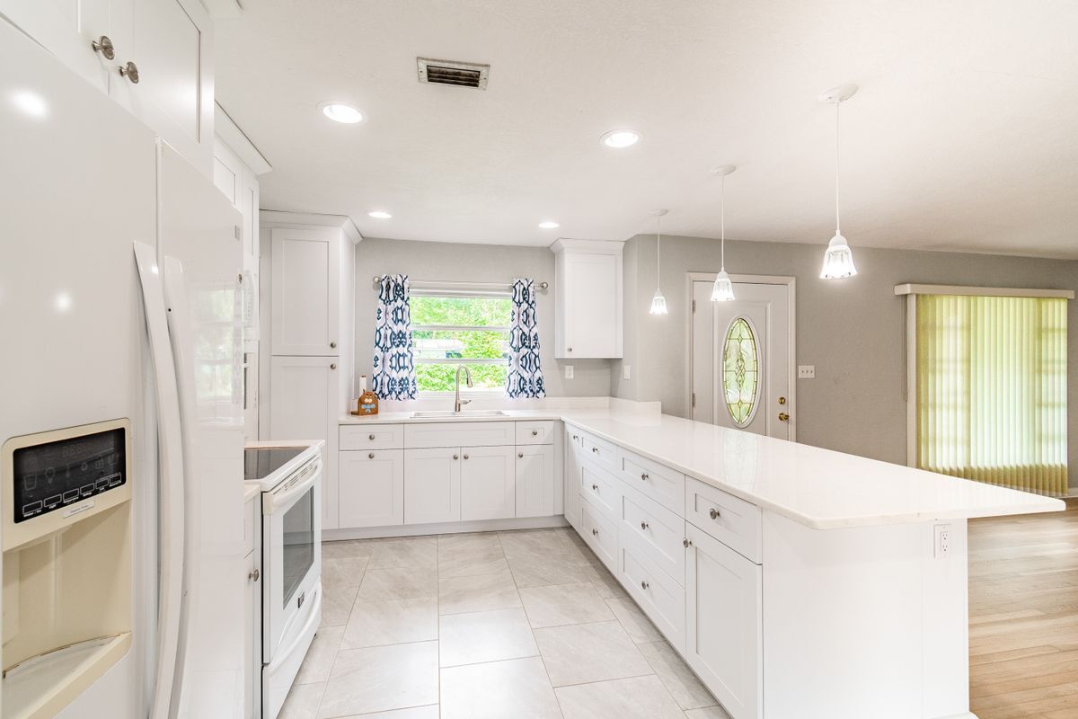 Building Photo - 4511 S Cameron Ave