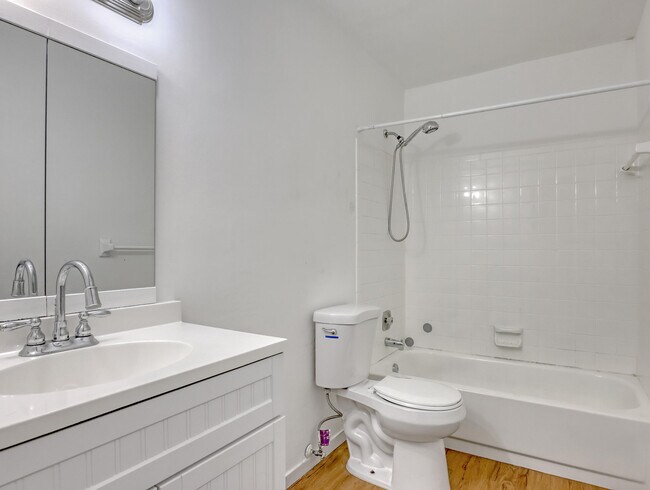 Building Photo - 9596 Richmond Cir