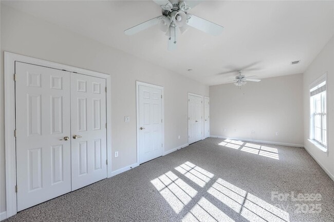 Building Photo - 8189 Windsor Ridge Dr