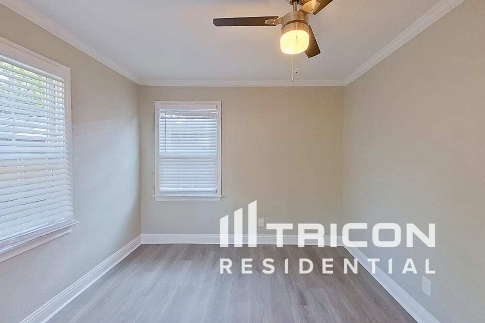 Building Photo - 3920 Calmont Ave