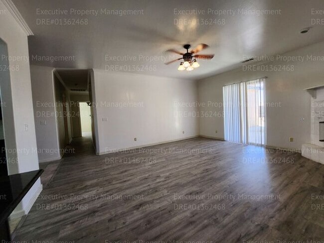Building Photo - 4 bedroom 3 FULL bath/ 3 CAR Garage.. 2418...
