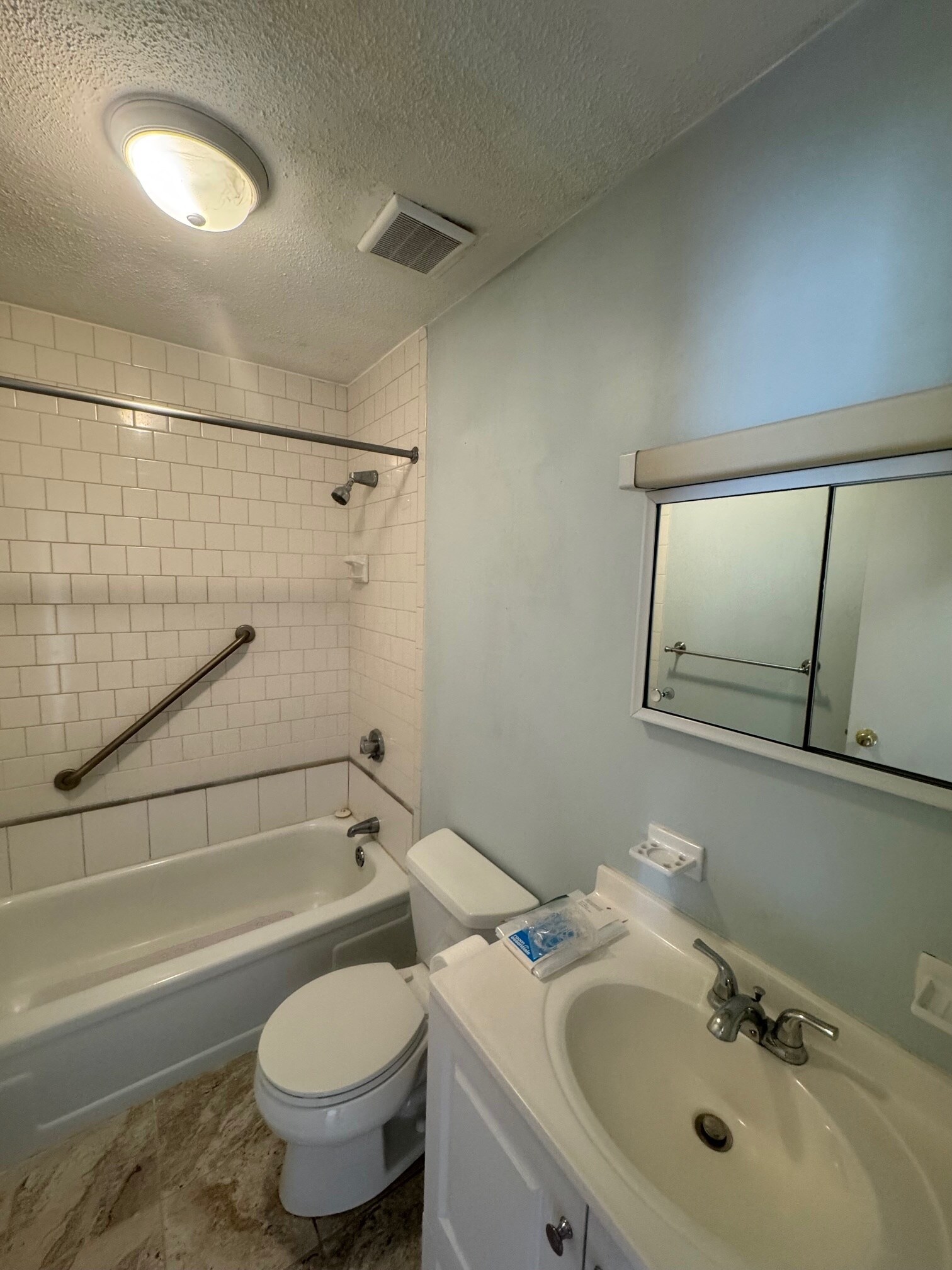 Building Photo - 474 Broadway