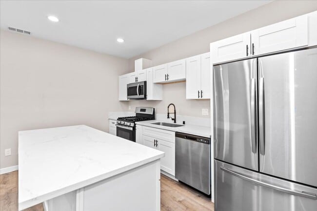 Building Photo - Brand new!