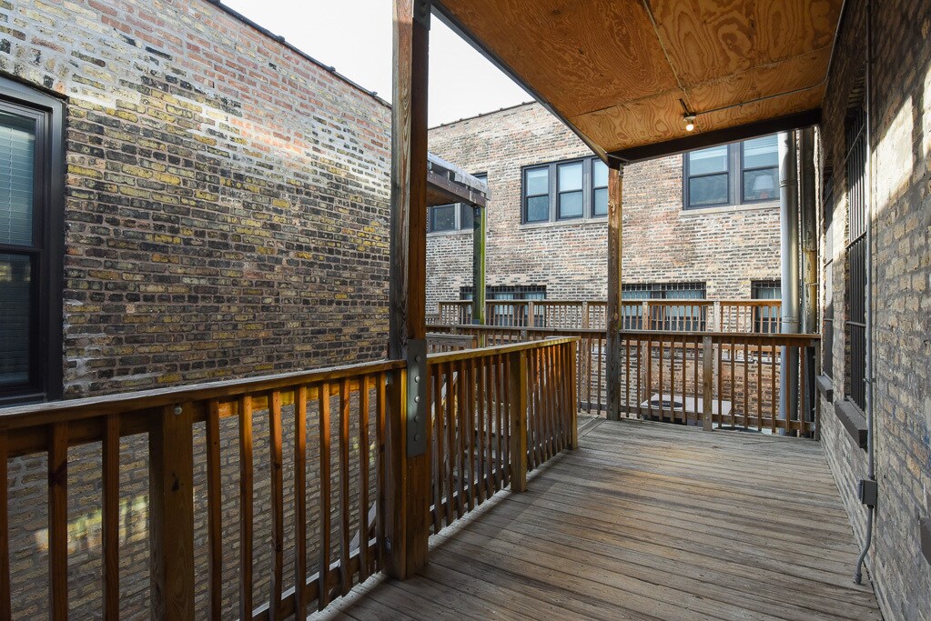 Building Photo - 3405 W Fullerton Ave