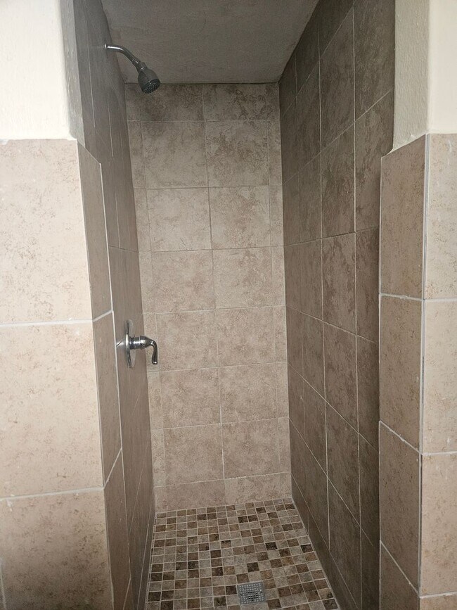 Building Photo - 2014 Blais Ave