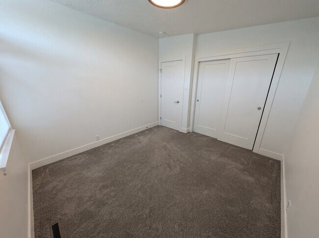 Building Photo - 1382 Downington Ave S