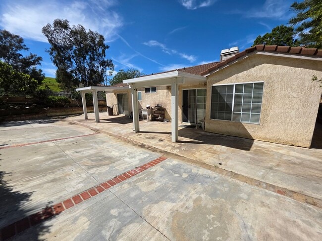 Building Photo - Rowland Heights Partially Furnished Home