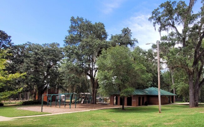 Building Photo - 1142 Old Fort Dr