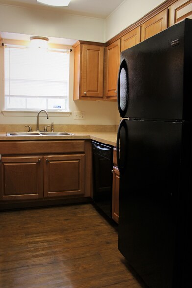 Building Photo - 3322 Augusta Dr