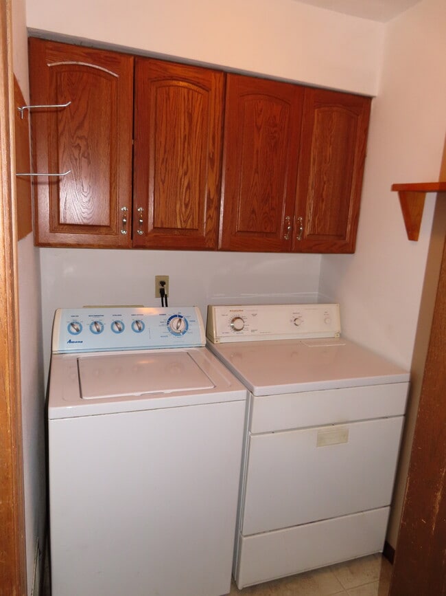 Building Photo - 5221 W Loomis Rd