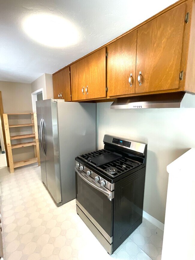 Building Photo - Three bedroom, Two bath House