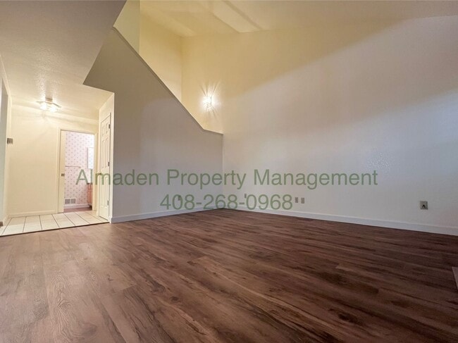 Building Photo - Almaden Townhome in Great Location! Pets N...