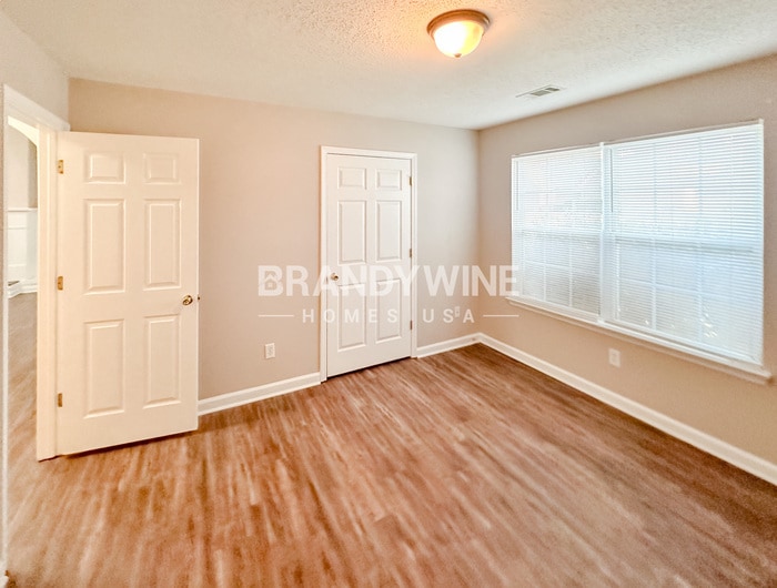 Building Photo - 4830 Buckeye Pl