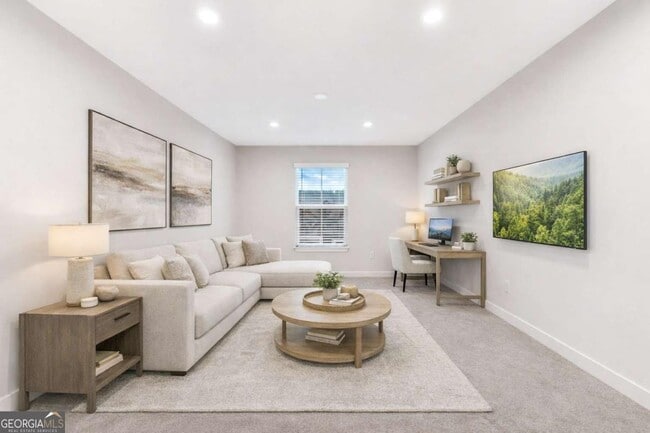 Building Photo - 555 Thatch Ter