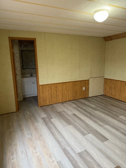 Building Photo - 275 Goshen Rd