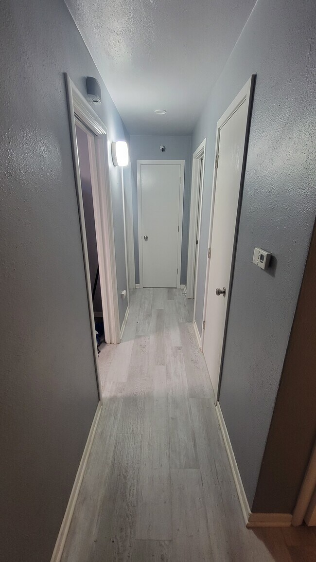 Hallway - 2518 S Duluth Ave