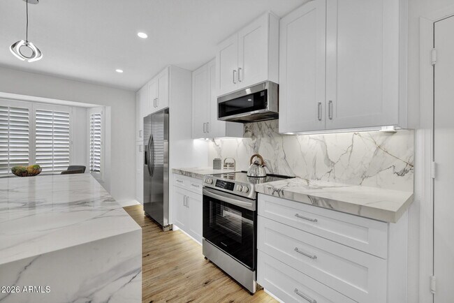 Building Photo - 4760 W Wahalla Ln