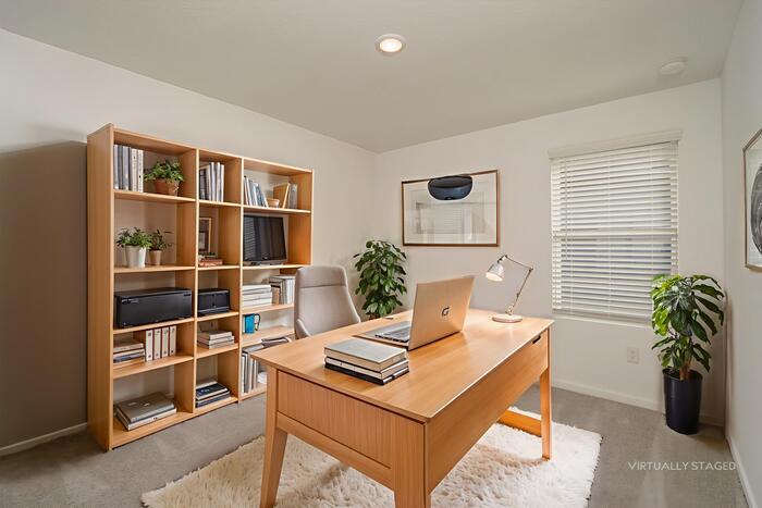 Building Photo - 550 Layne Overlook