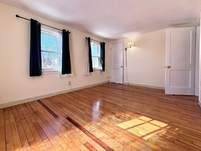 Building Photo - 10 Marrigan St