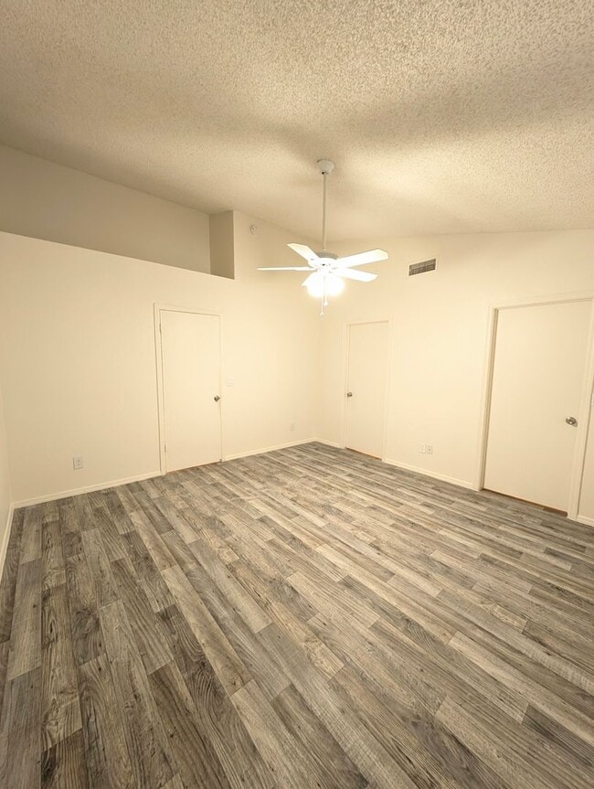 Building Photo - AVAILABLE NOW IN GREAT GILBERT LOCATION WITH NO HOA!!!