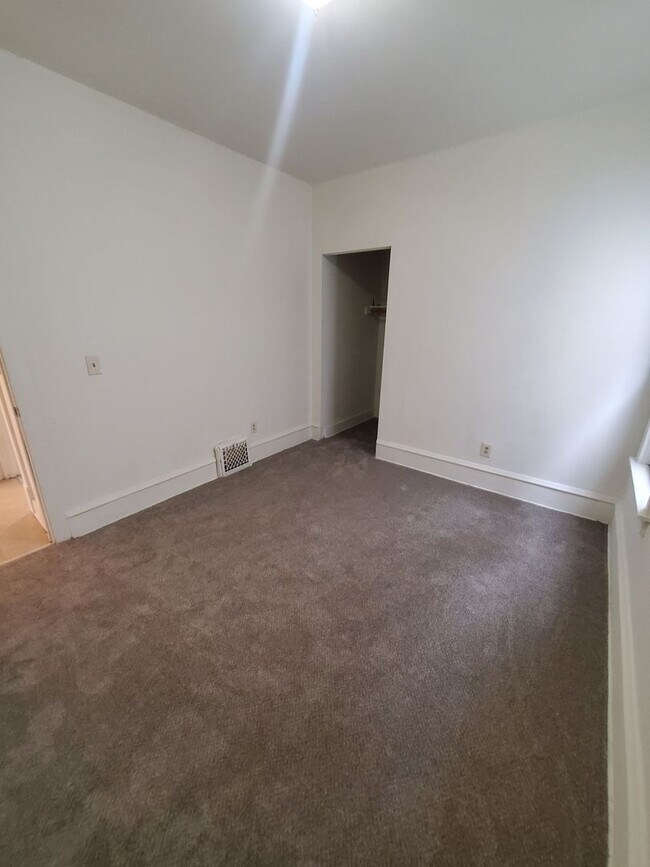 Building Photo - 3134-3136 N 35th St. (Duplex)