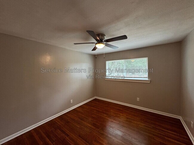 Building Photo - 707 Woodmere Dr
