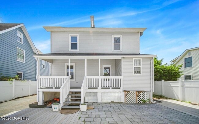 Building Photo - 607 McClellan St