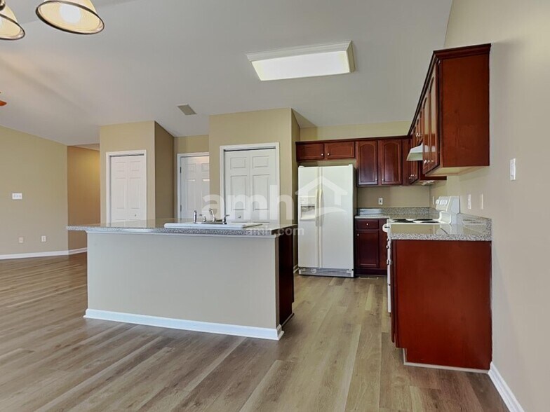 Building Photo - 5404 Silver Grove Ln