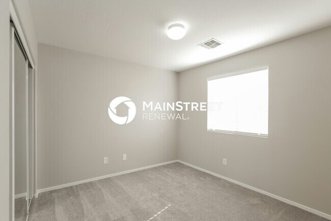 Building Photo - 3 Bedroom Pet-Friendly Home in Phoenix, AZ with Main Street Renewal