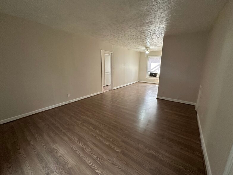 Building Photo - 4420 Roseland St