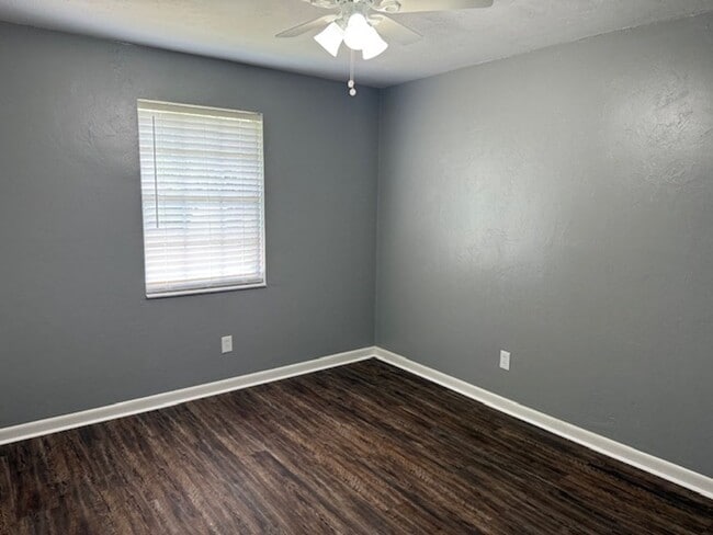 Building Photo - NE HOME IN EASTGATE