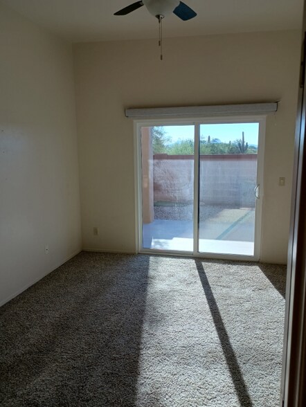 Building Photo - 8119 N Peppersauce Dr