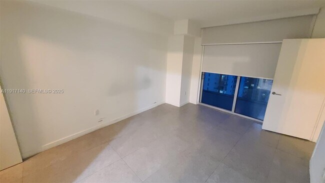 Building Photo - 1100 S Miami Ave