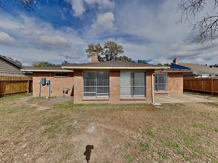 Building Photo - 15727 Cascade Point Dr