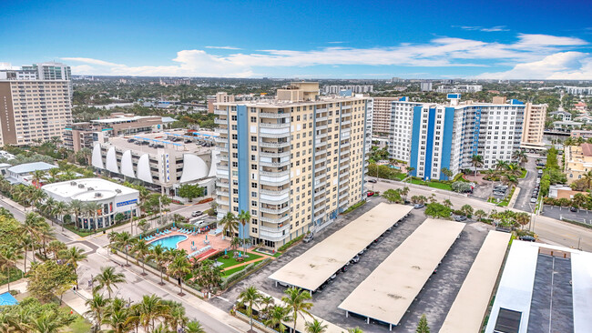 Building Photo - 305 N Pompano Beach Blvd