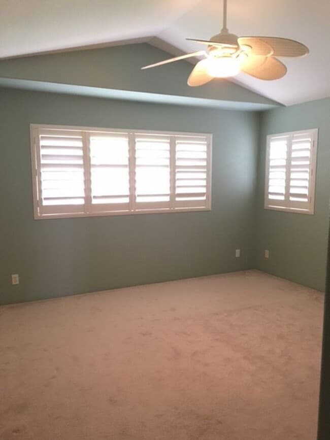 Building Photo - UNFURNISHED 3/2 PRIVATE HOME WITH OCEAN VIEW! AVAILABLE NOW!