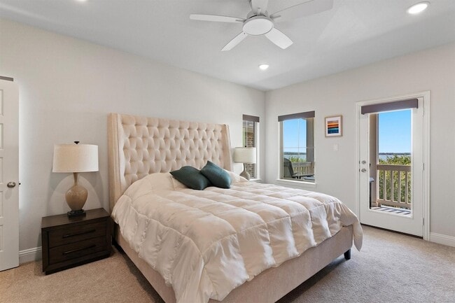 Building Photo - 7309 Sunset Blvd