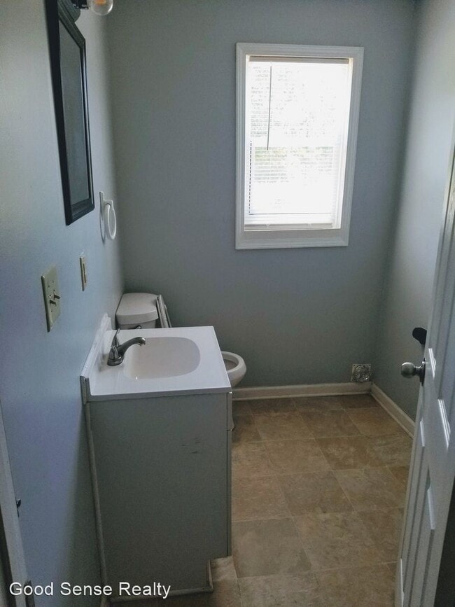 Building Photo - 3 br, 2 bath House - 1785 Edgefield Road