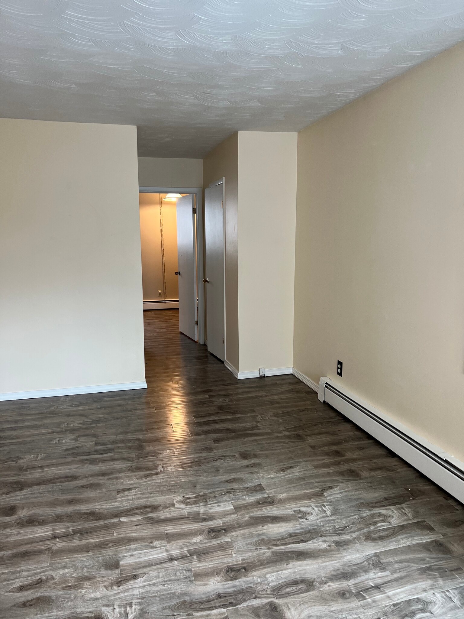 Building Photo - 253 Main St