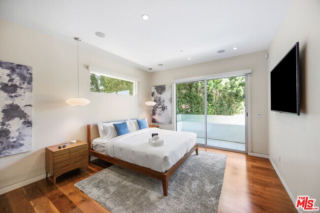 Building Photo - 3542 Knobhill Dr